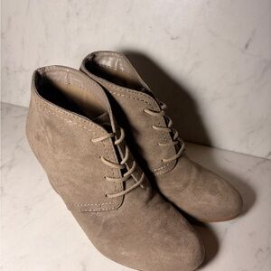 Arizona Jean Company Women's Lace Up Boots - Taupe